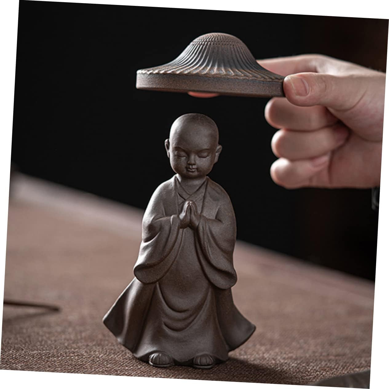 Operitacx Mini Zen Garden Decor: Tea Strainers, Buddha Statue, Ceramic Monk Figurine, Miniature Kung Fu Pet, Japanese Decor, Office Ceramics, Delicate Tea Tray
