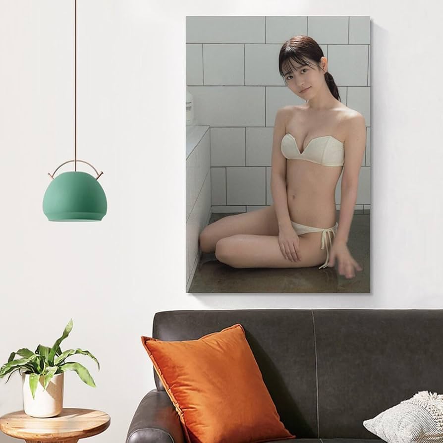 油絵　[月下の水着]   アート　インテリア　美術品 Amazon.co.jp: 月足天音下着 水着 アート写真ポスター ポスター