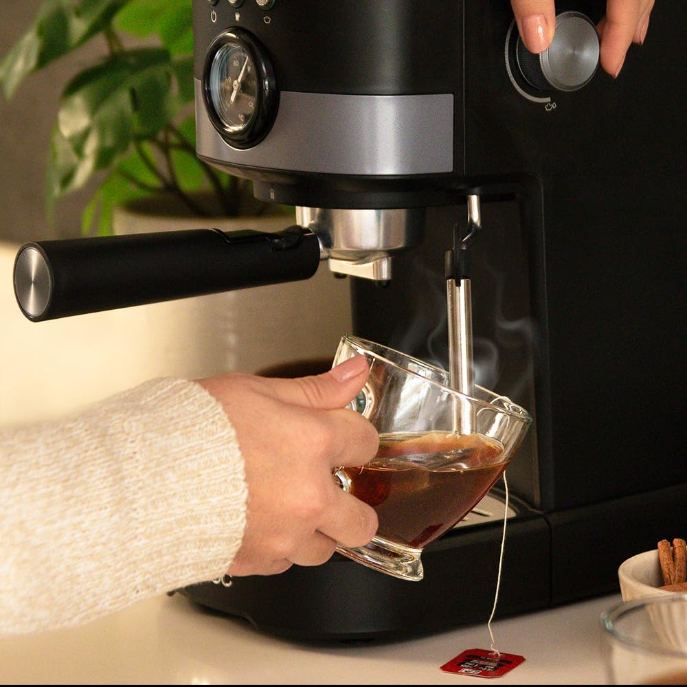 Cecotec Macchina da Caffè Espresso Power Espresso 20 Pecan Pro. 1100 W, Tecnologia ForceAroma da 20 bar, Vaporizzatore Orientabile, Braccio Doppio, Piastra Riscaldatrice per Tazze