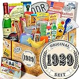 24h LIEFERUNG: Bestellungen werden werktags innerhalb von max. 24h in den DHL-Versand + Über 1000 weitere DDR Geschenkideen in unserem Händlershop + Geschenkboxen sind wiederverschließbar – legen Sie noch individuelle Geschenkideen dazu + viele weitere Ostprodukte und Ossiartikel + Ihr Geschenkespezialist für DDR-Produkte + Ostprodukte Versand seit 2003 Deutschlands Nummer 1 für Ostalgie