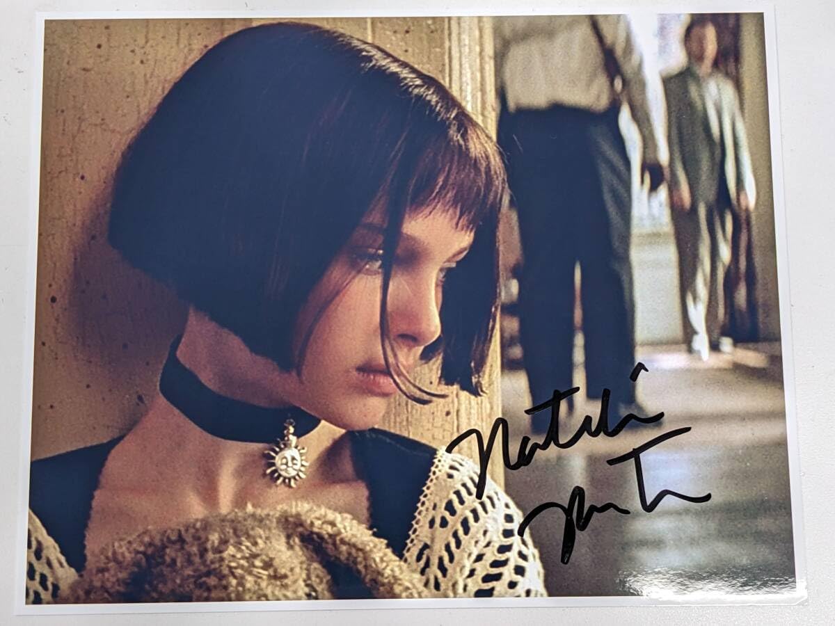 Amazon.co.jp: サイン入りフォト ミラジョヴォヴィッチ/ナタリー