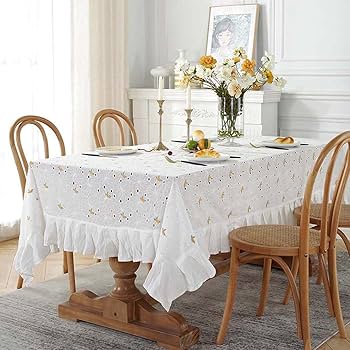 Amazon｜テーブルクロス 白 ポリエステル 花柄 フリル付き
