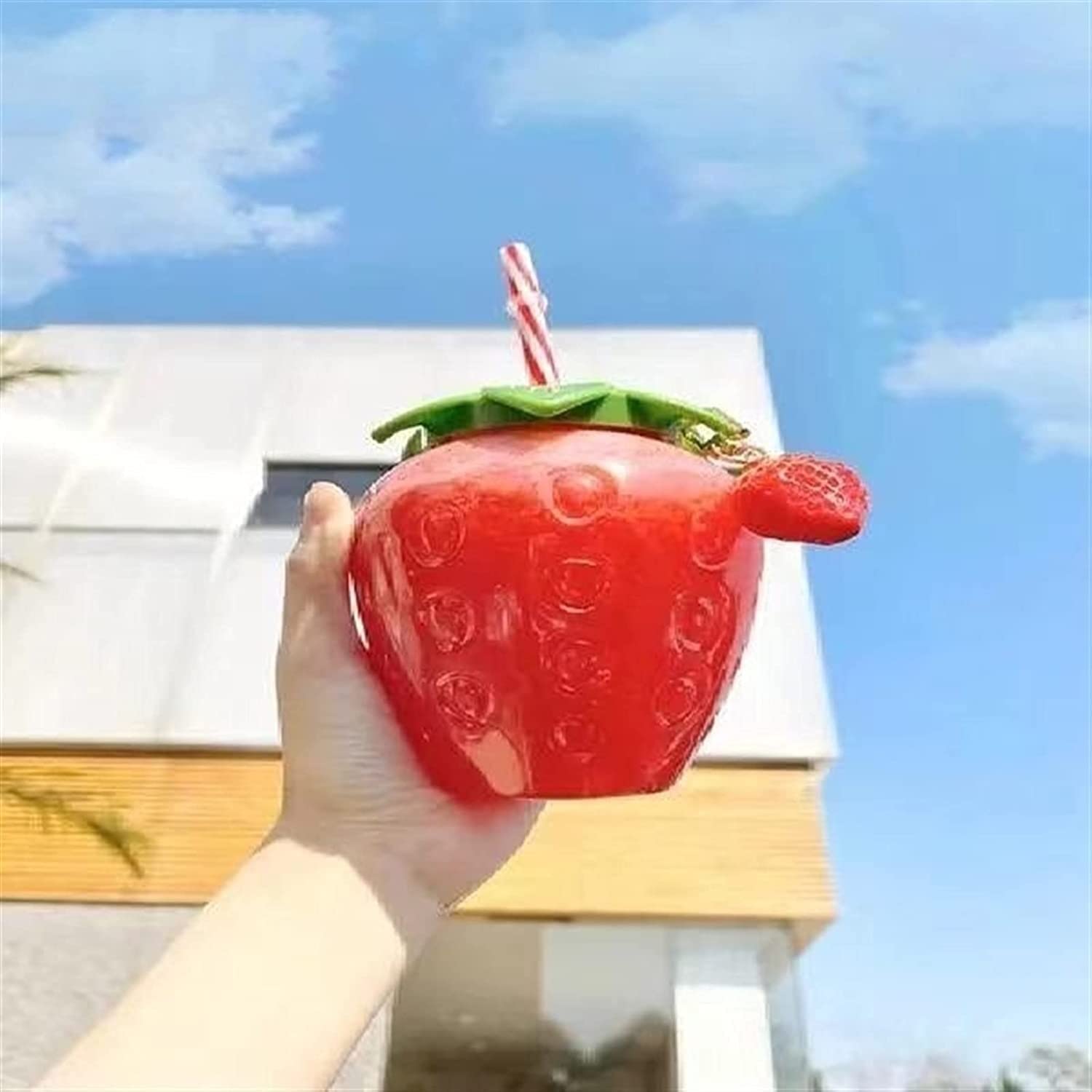 Trinkflasche Wasserflasche Sommer-Karikatur-Erdbeer-Stroh-Wasser-Schalen-Plastikbecher-nettes Mädchen-Pulver-Milch-Tee-Schalen-tragbare Wasser-Flasche Trinkflasche Fitness(Cup-Pendant)