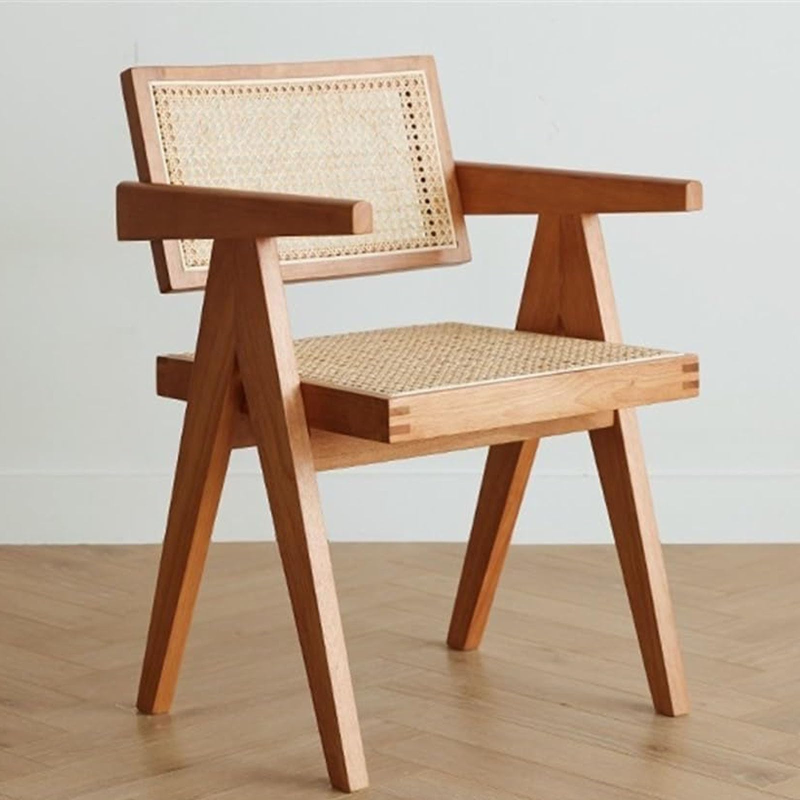 Chaise en rotin wabi-sabi et bois massif avec dossier de restaurant