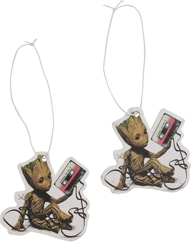 Square Deal Recordings & Supplies Baby Groot Holding Cassette - Guardianes de la Galaxia - Ambientadores con aroma a fresa - Juego de 2