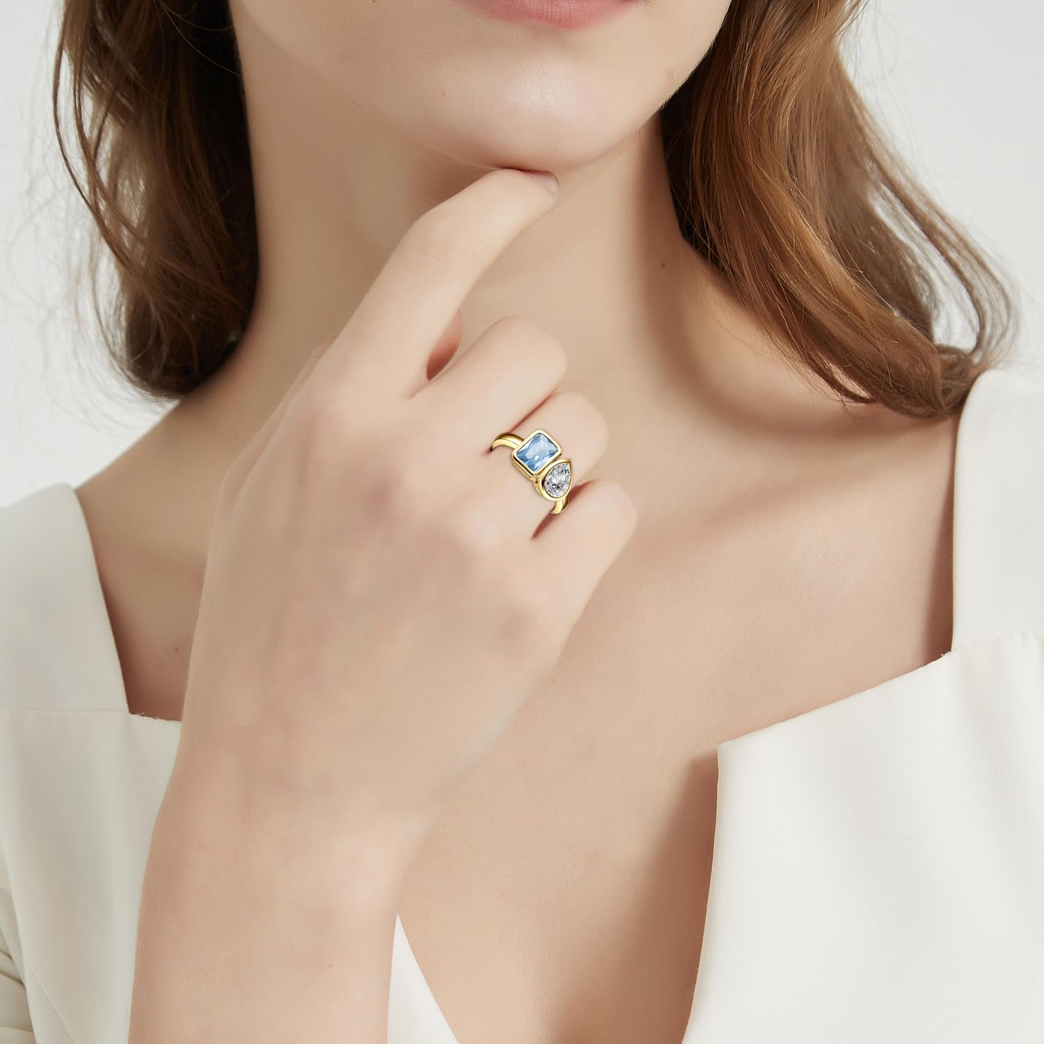 Yaresul Anillo de compromiso Toi Et Moi de plata de ley 925 chapado en oro de 14 quilates, anillo de compromiso para mujer, anillo de doble piedra, esmeralda y circonita cúbica de corte pera, anillo