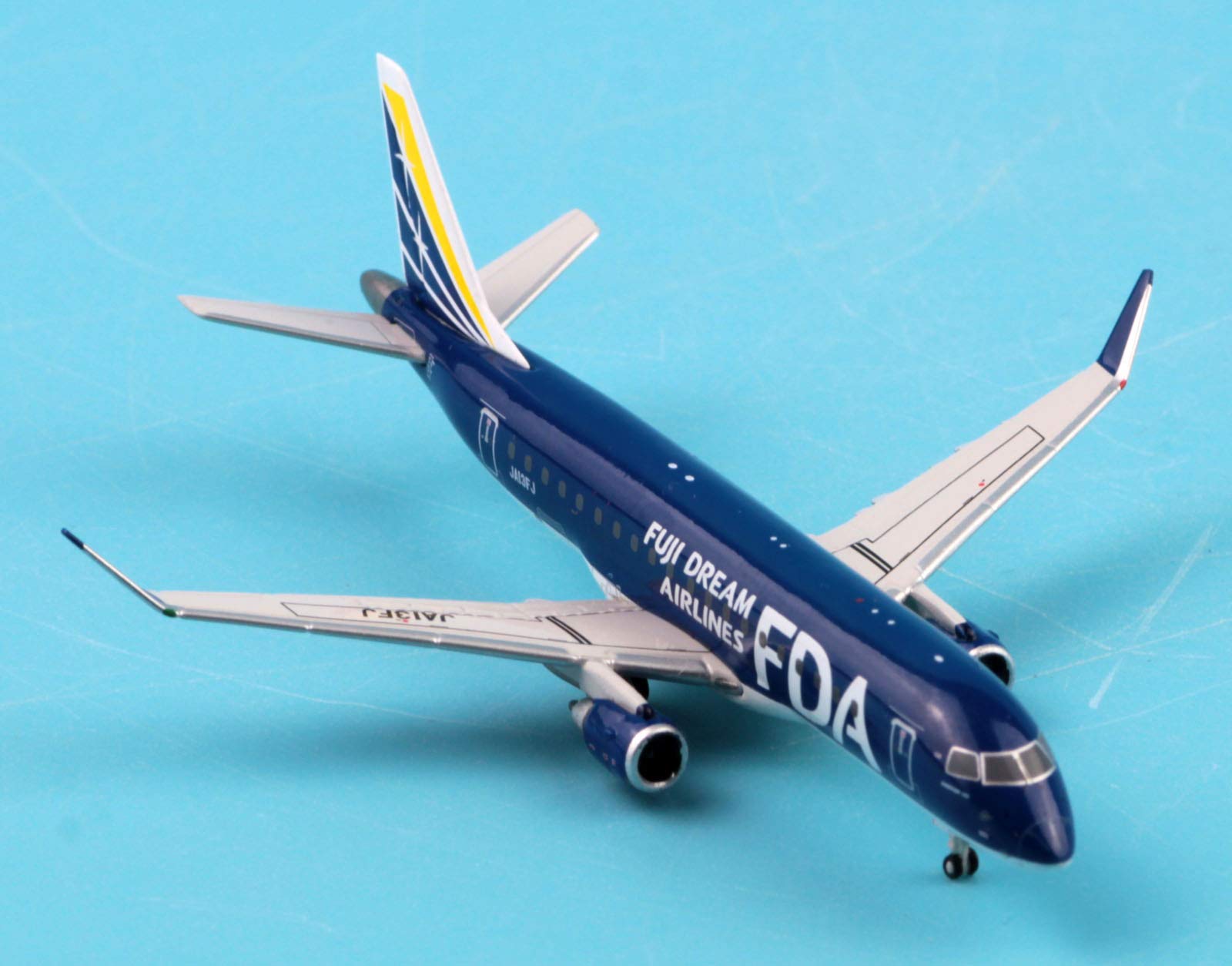 JC Wings 1:400 EW4175010 FDA Fuji Dream Airlines Embraer 170