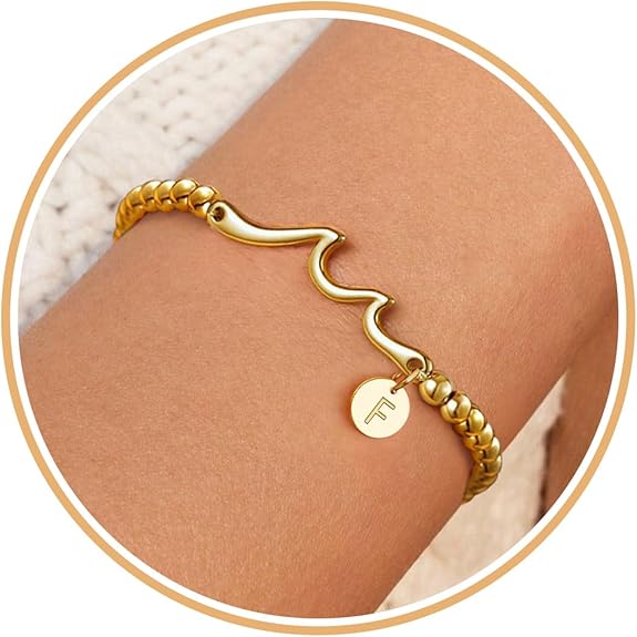 Gold Beaded Bracelets for Women, Initial Bracelets for Women Christmas Gifts for Her Stocking Stuffers for Teens Teen Girl Gifts Trendy Stuff Adjustable Non Tarnish Gold Bracelet with Letter Charm A-Z Birthday Christmas Jewelry for Mom Daughter Grandma Friend