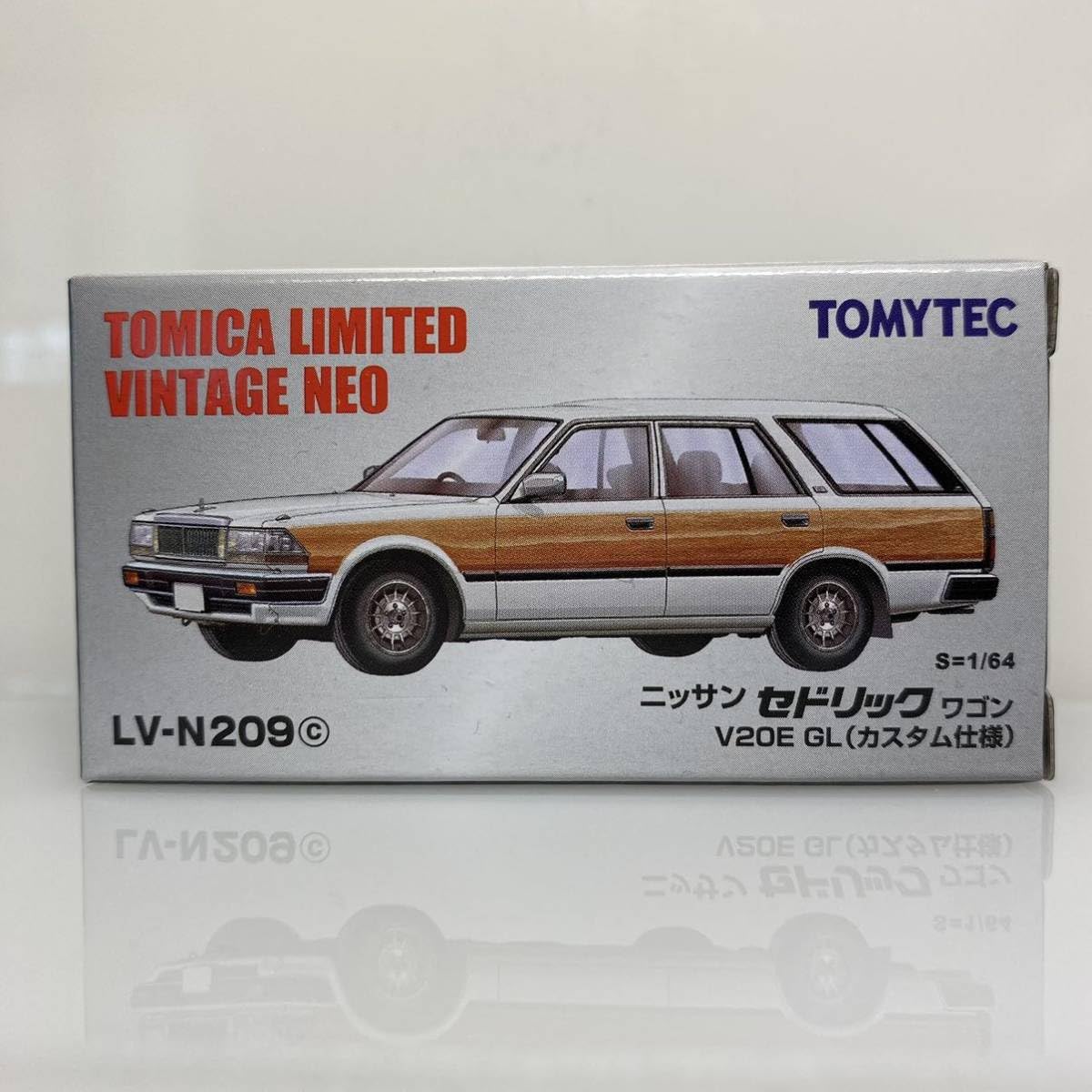 Amazon | トミカリミテッドヴィンテージ□LV-N209c 日産セドリック