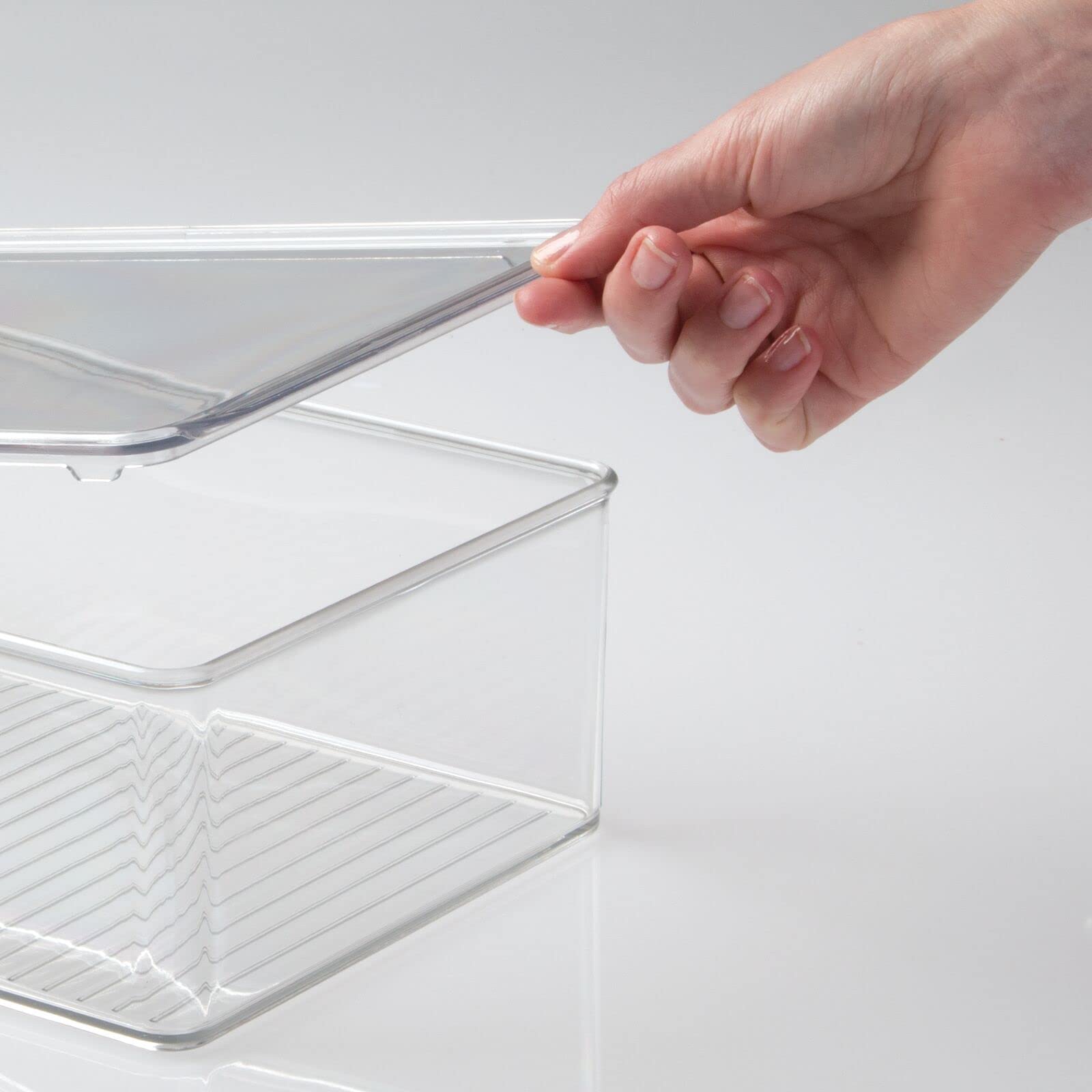 mDesign 4er-Set Kühlschrankbox – Kühlschrank Vorratsdose mit Deckel – lebensmittelechte Aufbewahrungsbox aus Kunststoff für Küche und Speisekammer – durchsichtig