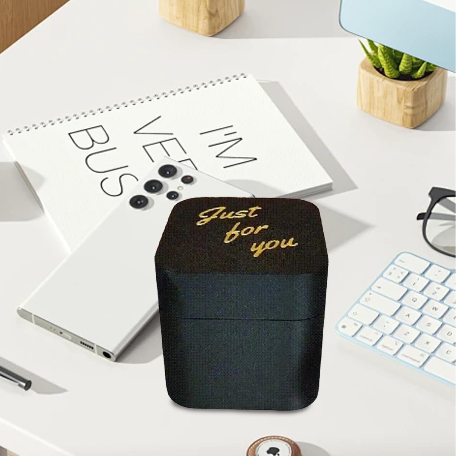 Doigt d'honneur dans une boîte, cadeau surprise amusant doigt d'honneur dans une boîte, cadeau pop-up pour femme et homme, blague de Noël, cadeau de Père Noël secret, décoration de bureau Doigt d'honneur dans une boîte, cadeau surprise amusant doigt d'honneur dans une boîte, cadeau pop-up pour femme et homme, blague de Noël, cadeau de Père Noël secret, décoration de bureau