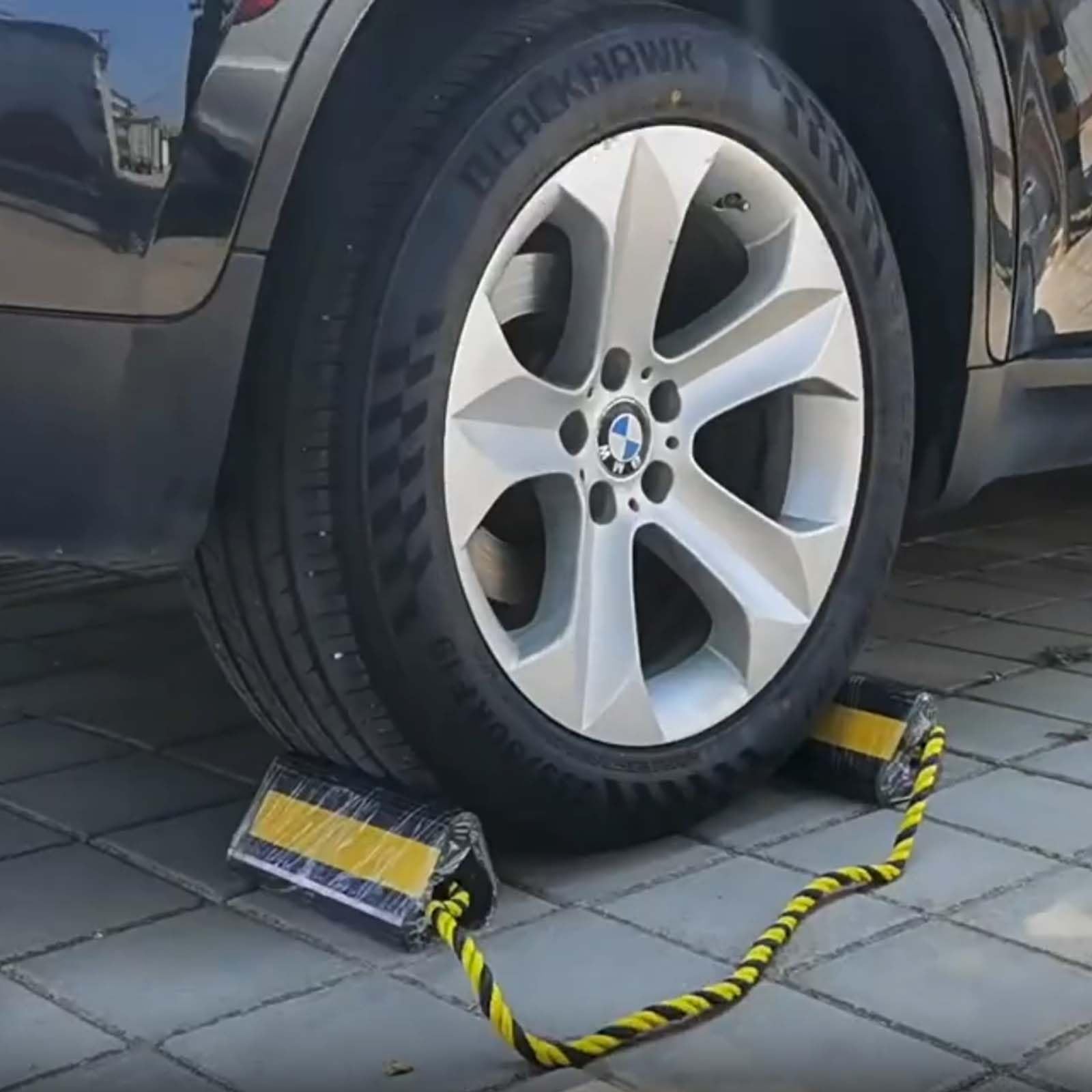 Cunei per Ruote per Rimorchi, 2PCS Cunei per Camper Fermaruota Furgone E Roulotte Cunei per Ruote Protezione per Rampa in Gomma Cunei per Freni per Rimorchi con CordaIn Nylon