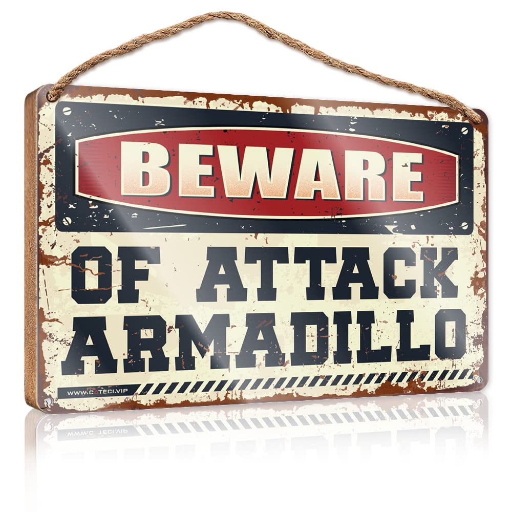 YYHLEH Quote Wood Plaque Outdoor Fall Decorations Beware Of Attack Armadillo Wooden Sign(15X28CM)