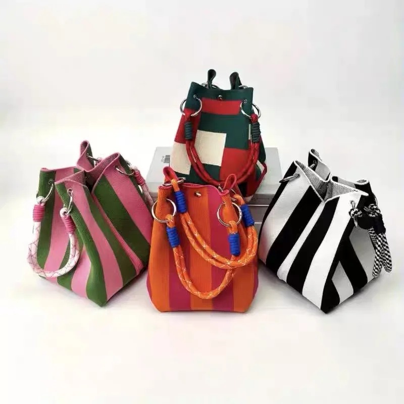 Bolso Tote Pequeño para Mujer con Cierre Magnético y Asa Extraíble miniatura 7