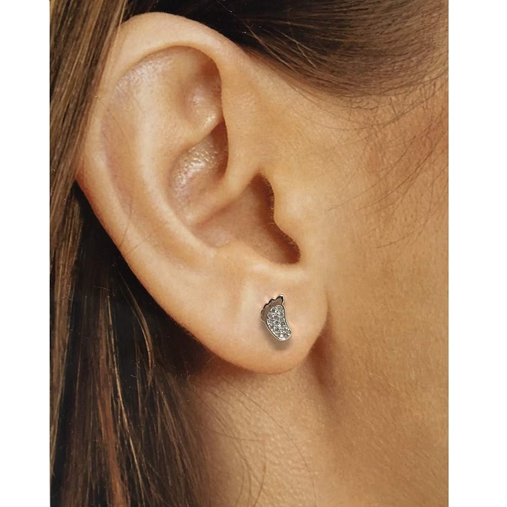 orecchini d'argento 925m sterling rodiada stampe a mano motivi zirconi donna in piedi vicino la pressione