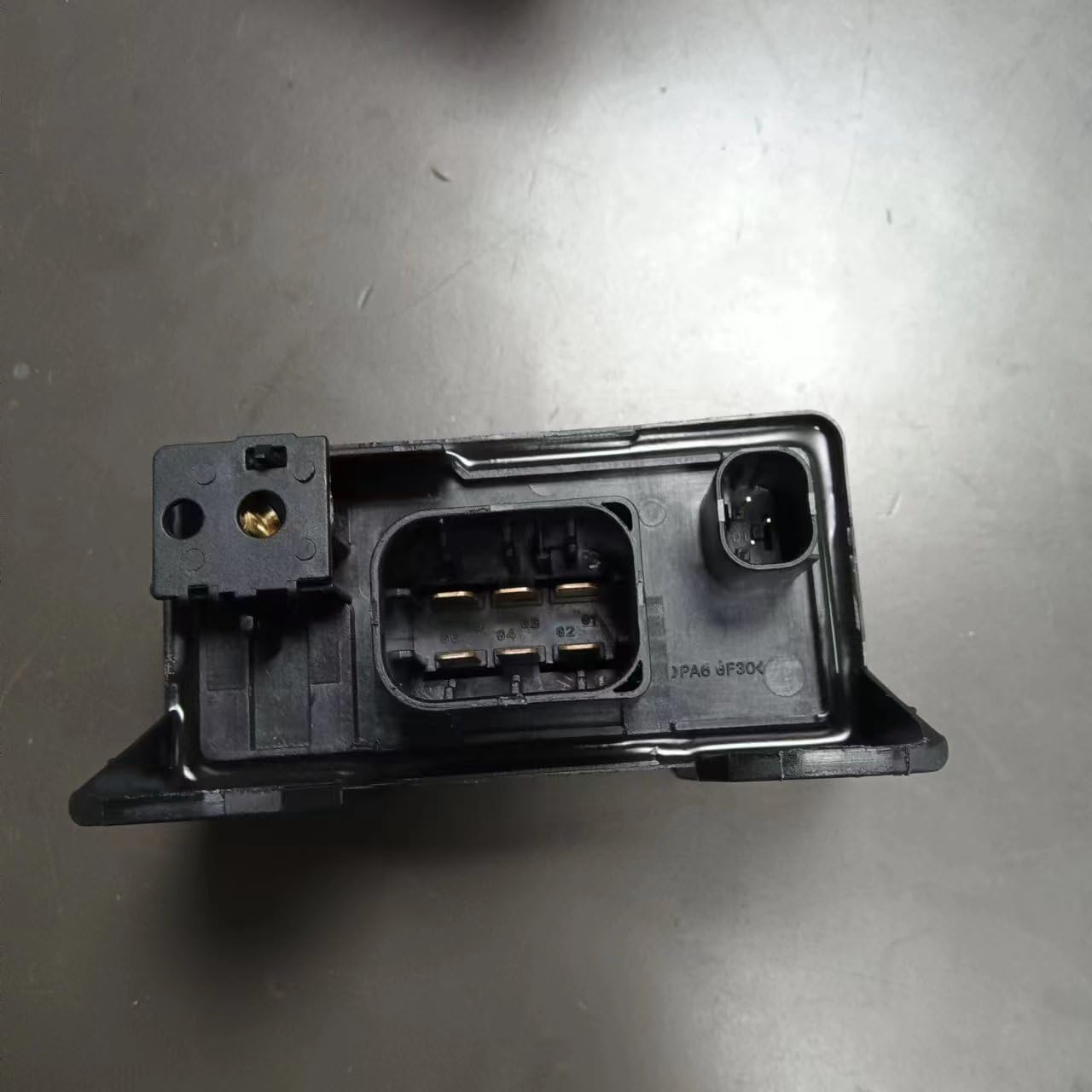 Glow Plug Relay 0005453616 A0005453616 O