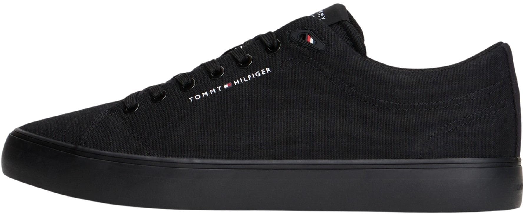 Mode von Calvin Klein & Tommy Hilfiger