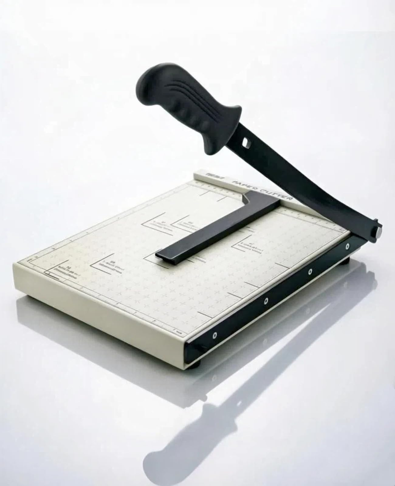 COOCHEER Massicot A4 Professionnel 47 cm, Coupe-Papier Base en Métal, Capacité 12 Feuilles, Cisaille Papier pour Bureau, École et Loisirs Créatifs, Blanc