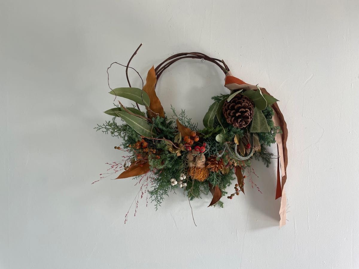 針葉樹とネイティブフラワーのハーフリース インテリア