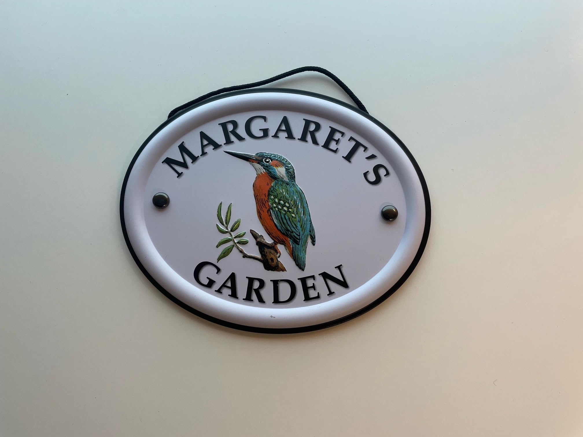 Personalised Embossed Metal Garden Sign 12x15cm – British Bird Design – Outdoor Decorative Hanging Garden Plaque – Weatherproof Metal Sign for Garden Walls Fences or Sheds (Margaret)
