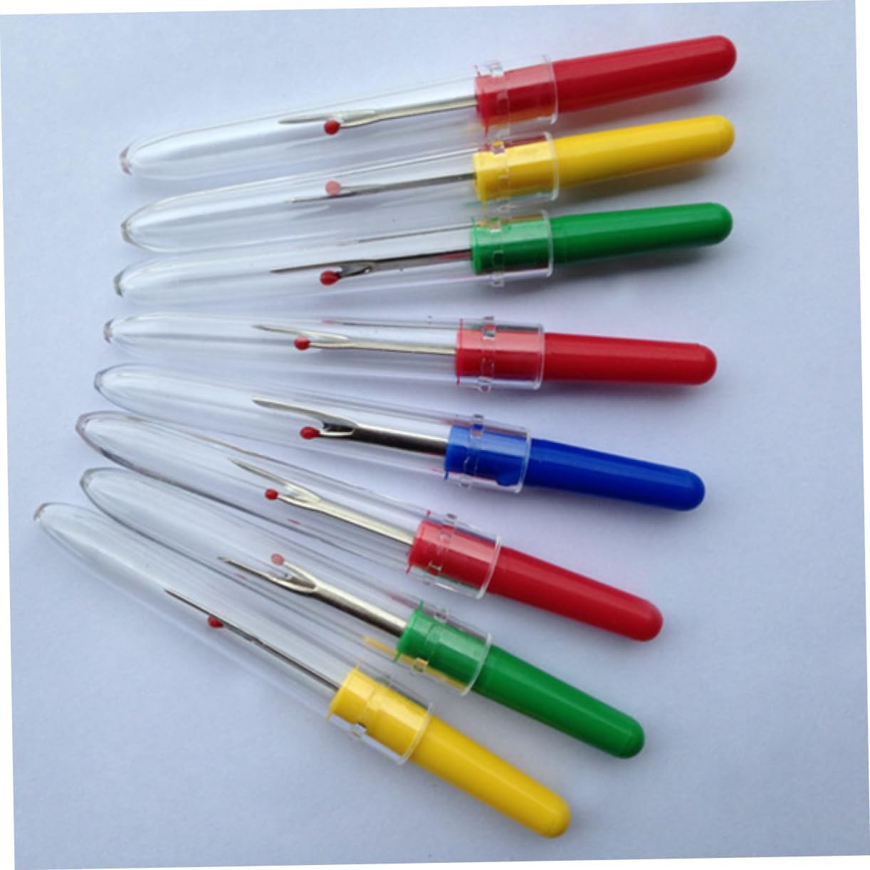 GARIOUANS 24pcs Plastic Handle Unpicker Seam Ripper Handy Tool for Removing Stitches and Seams Random Color Selection for Sewing and Craft Projects Random Color