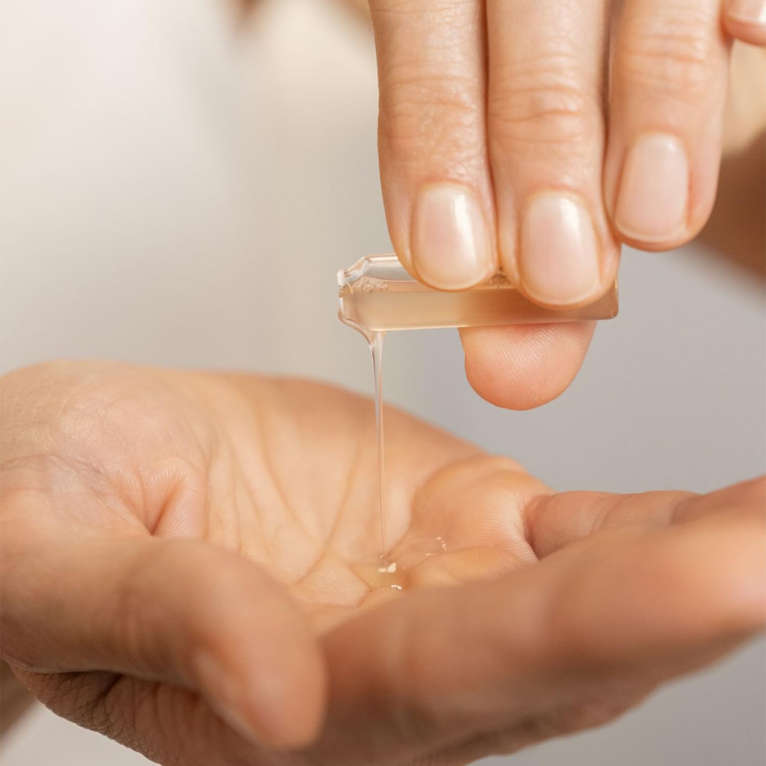The 28 Days Ampoule Treatment (28 x 2ml) - 4-Wochen-Kur mit Oligo-Hyaluronsäure & FEMINAGE™ - feuchtigkeitsspendend, straffend & regenerierend - vegan & dermatologisch getestet