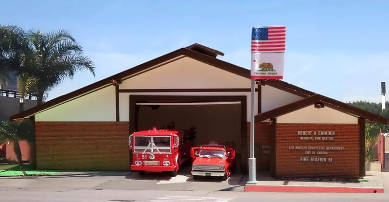 Estación de Bomberos 51 LACoFD (Departamento de Bomberos del Condado de Los Ángeles) Kit de montaje Diorama EZ ¡Emergencia! (1972-1977) Serie de TV 1/87 (HO) Modelo 87-0587STN