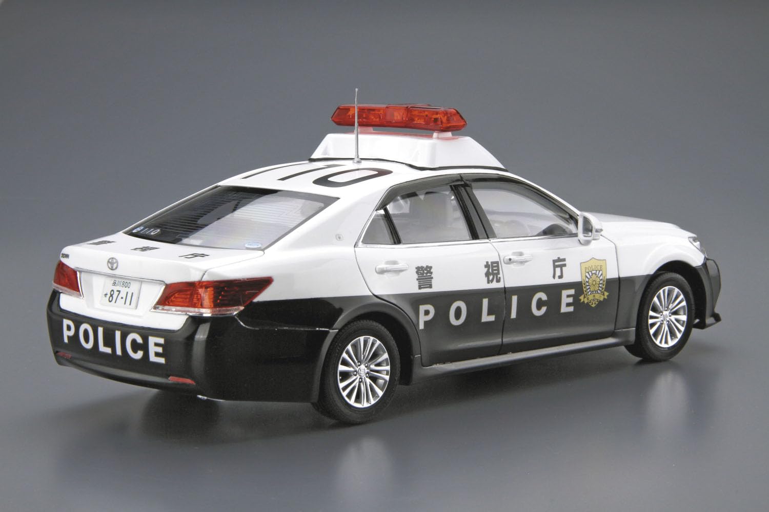 CROWN PATROL CAR 1/24 プラモデル　パトカー　GRS210 Amazon.com: Aoshima Toyota GRS210 Crown Patrol Car for Patrol '16