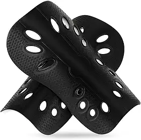 Caneleira de Futebol Profissional, Leve e Resistente, Design Anatômico, Sistema de Ventilação, Tamanhos Adulto e Infantil, Preta