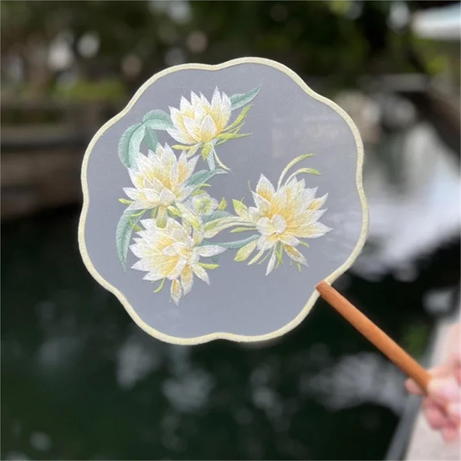Handheld Embroidered Fans Chinese Ancient Style Long Handle Double Sided Embroidery Machine Embroidery Round Fan