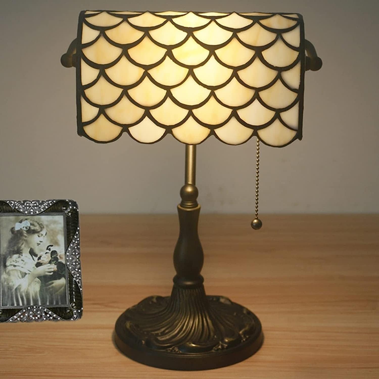 Bankiers Tischlampe, farbige Glaslampe, Kristallperlenschreibtischlampe, Schlafzimmer in der Nacht Leselampe (grüne Schuppenglasperlen Schatten) Innovate