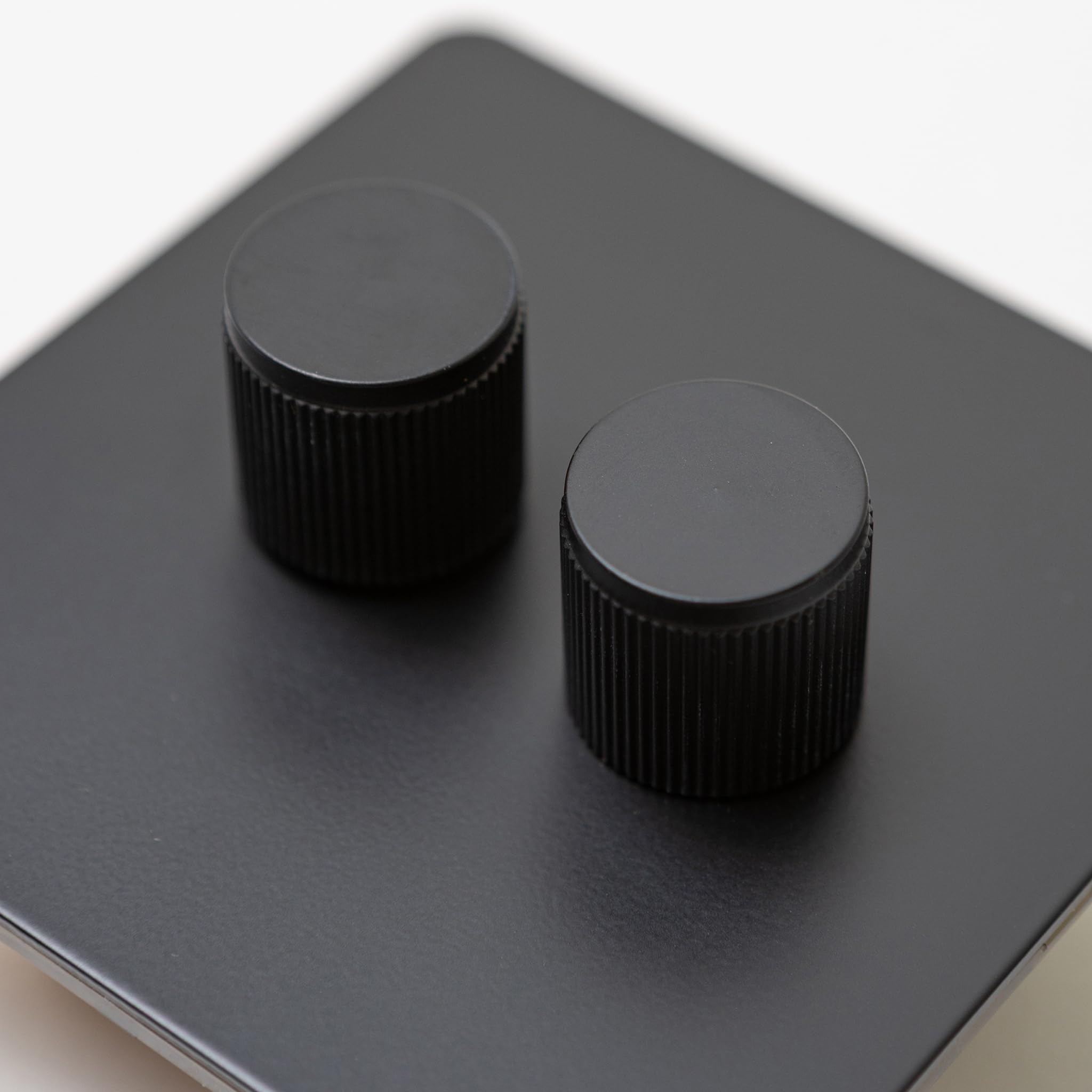 Matte Black Straight Knurled Switches and Sockets | Screwless Front Plate (Double Dimmer)