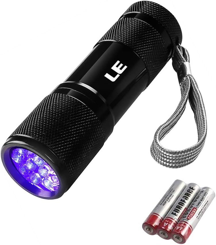 Lepro ブラックライト led uvライト レジン用 硬化 紫外線 釣り IPX4防水 アルミ製 高耐久 ハンディ uvレジン 懐中電灯 単4形電池付属 ペットのオシッコ汚れ対策に 62g超軽量 (ブラック)