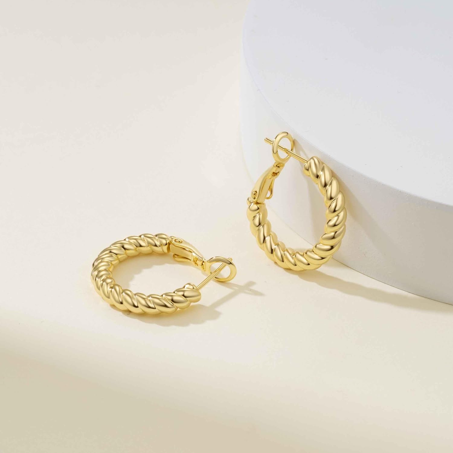 Eloqueen 14K Gold Earrings for Women Gold Hoops Earrings for Women Hoop Earring for Womens Hoops Softly Twisted Lines with Gentle Rhythm Womens Hoop Earring 22/25mm