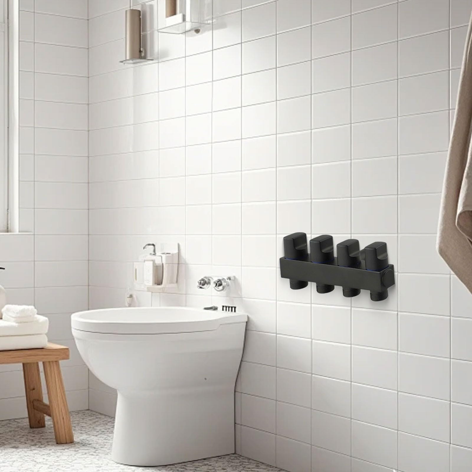 Vanne de distribution d'eau en laiton massif avec quatre sorties pour machine à laver, toilettes et robinet, finition argentée (noir)