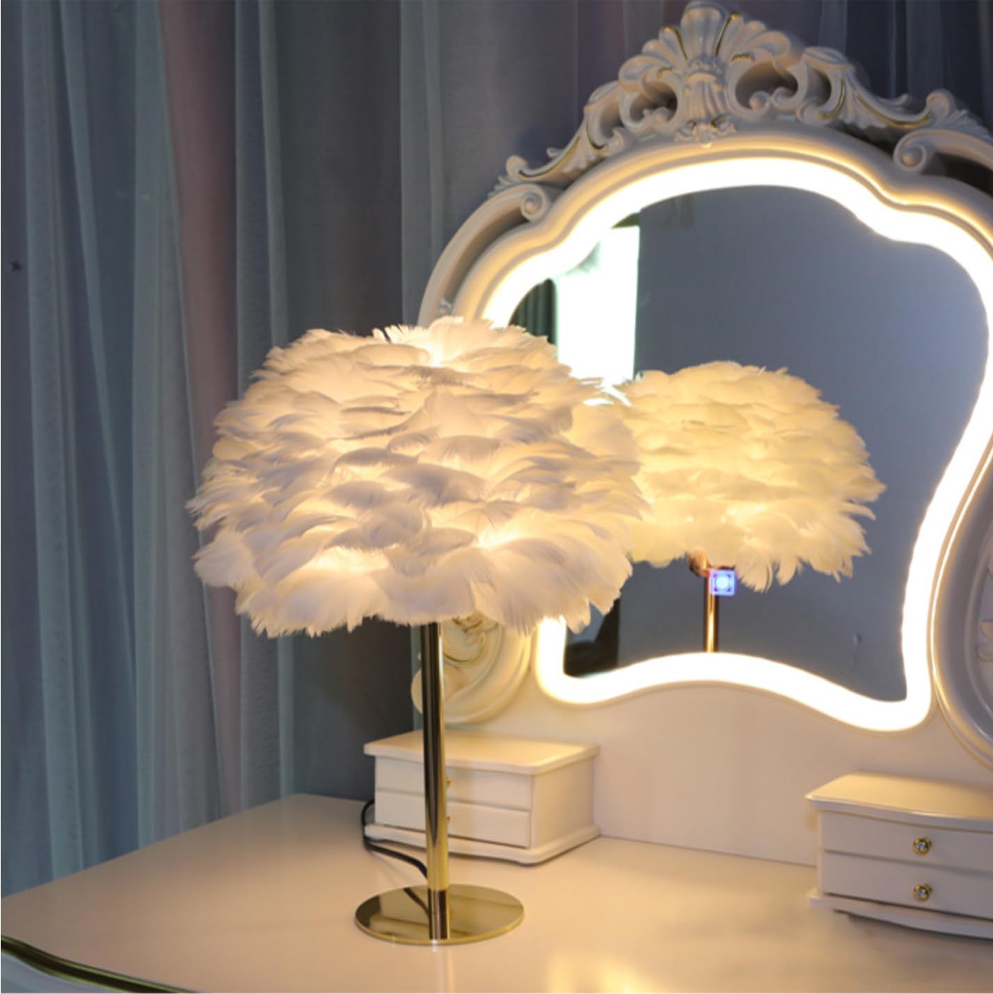 Lampada Da Tavolo Con Paralume In Piuma Bianca TIEMORE - Atmosfera Fiabesca Per Camera Da Letto - Foto 1