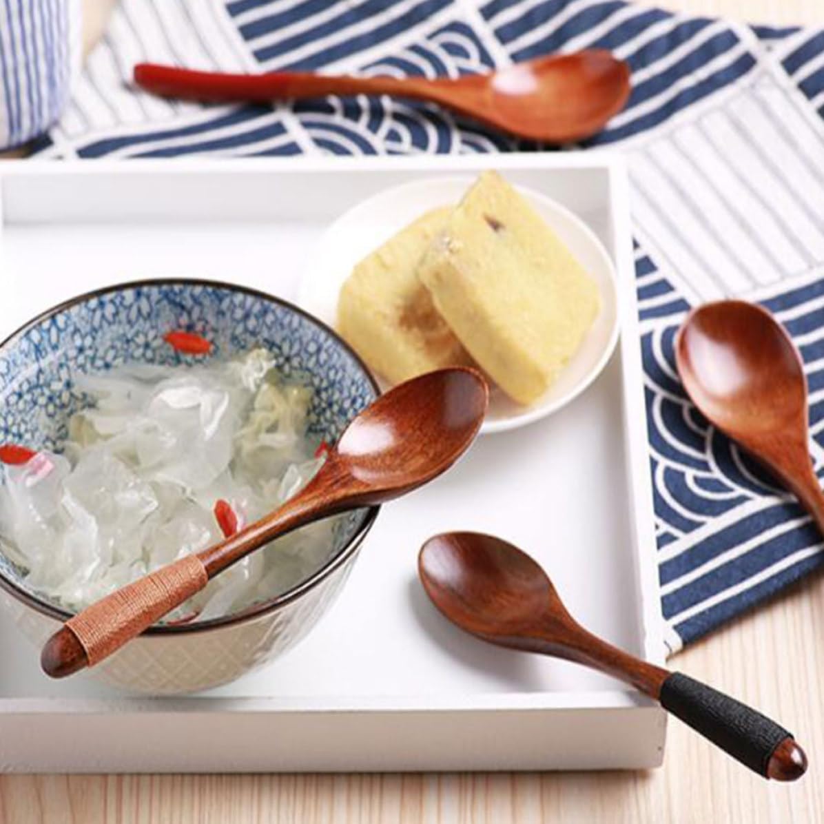 Alipis 5pcs Wooden Dessert Spoons, Mini Portable Feeding Spoons Smooth Finish and Lightweight Design, for Tea House or Home Use