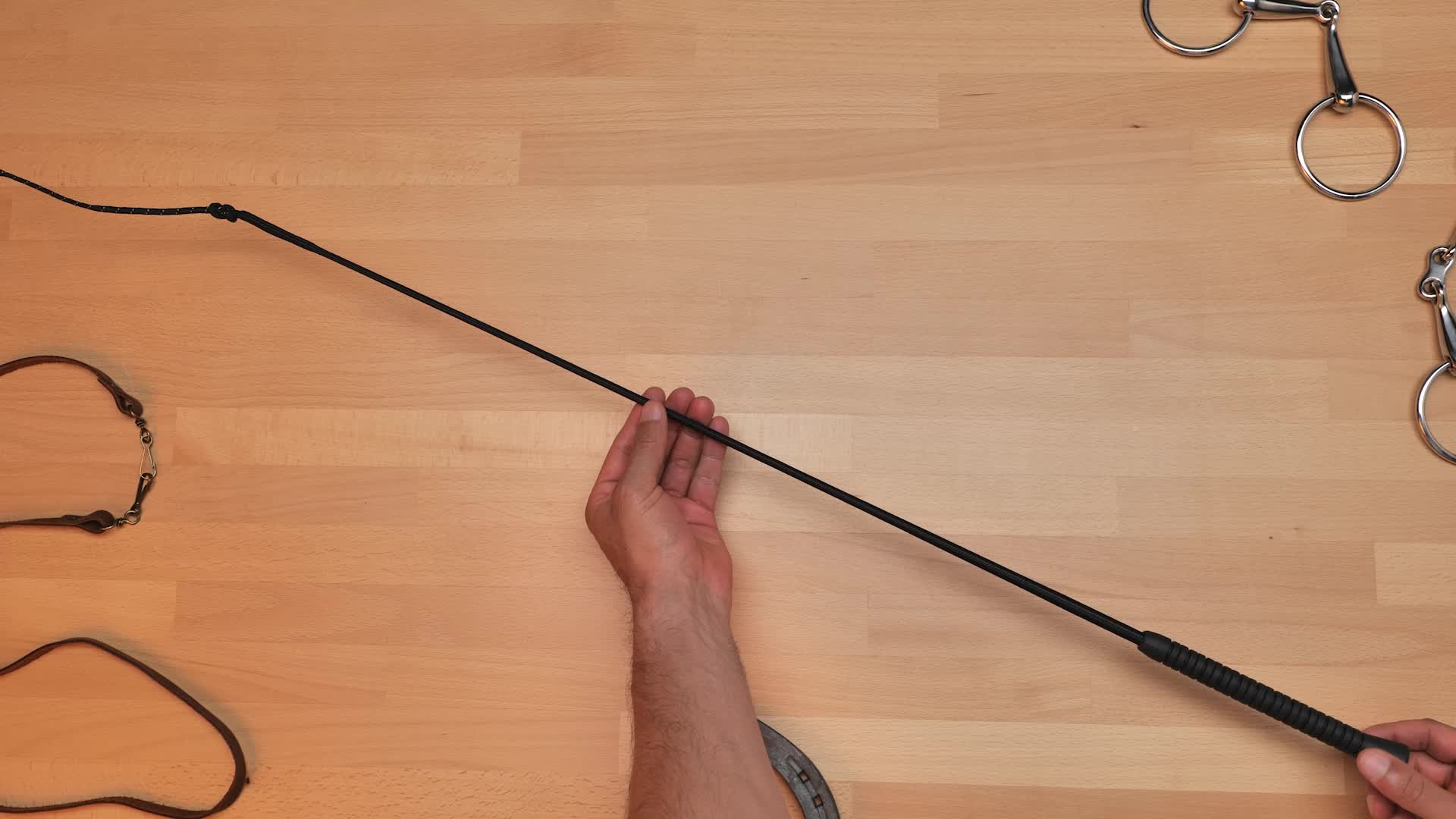 Frustino Da Dressage Kerbl 100 Cm - Impugnatura Antiscivolo Con Decorazioni Oro/Argento - Foto 10