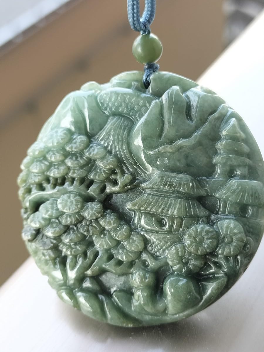 翡翠彫刻ペンダント 山水図 【公式通販】