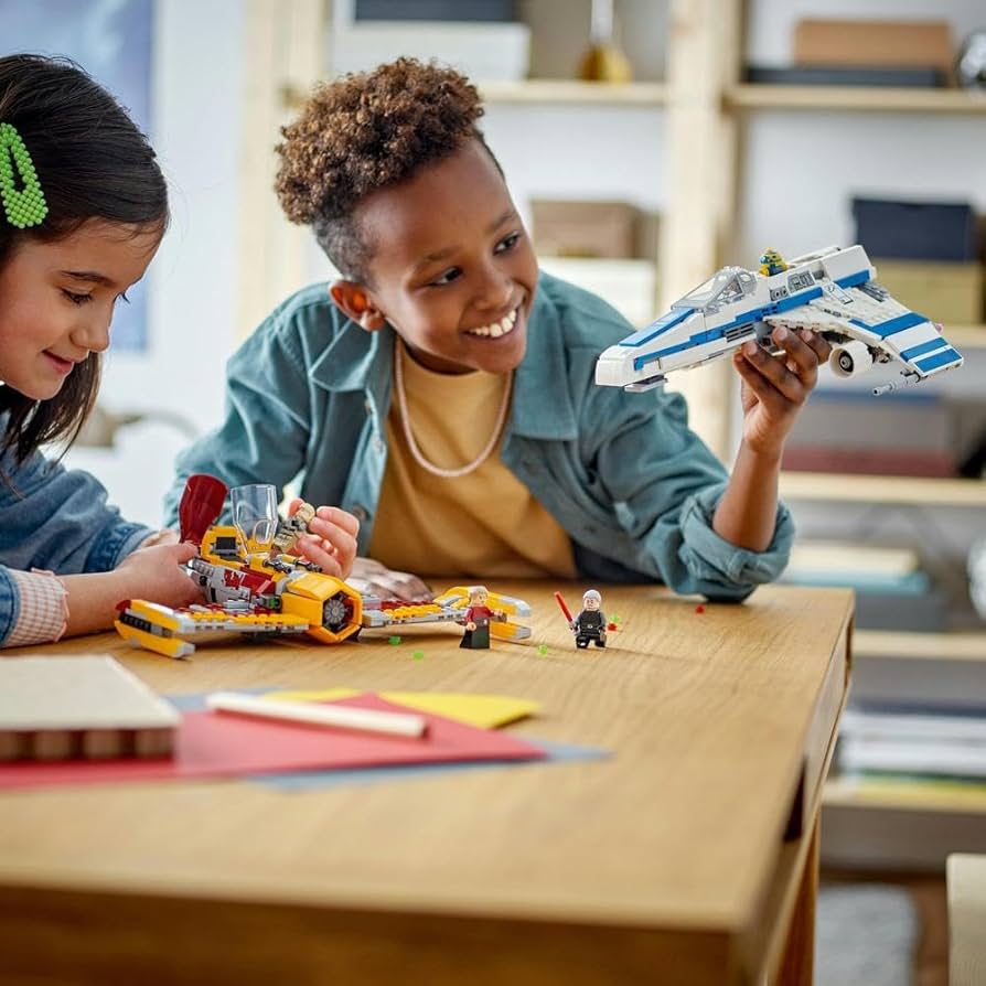 かな様 Amazon.com: Lego 75364 Star Wars New Republic E-Wing vs