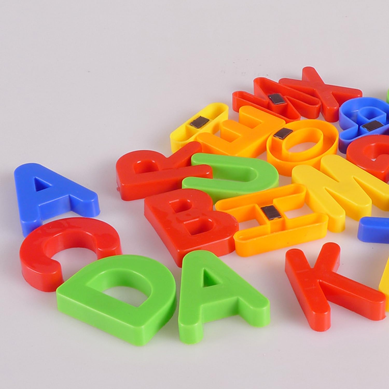 Doolland 124 lettere magnetiche per frigorifero con scatola di trasporto, colore: nero