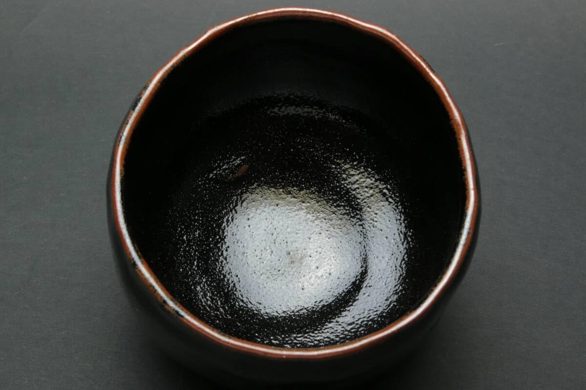 Amazon.co.jp: 5863 谷川春陽 喜寿 黒楽茶碗 茶碗 茶道具 栞 共箱