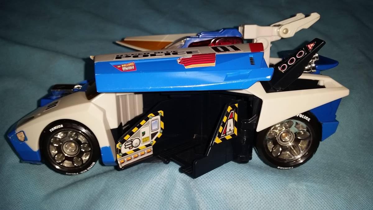 Tomica TOMY  Hyper Blue Police Hbp Personnel & Hbp Weapon Set A