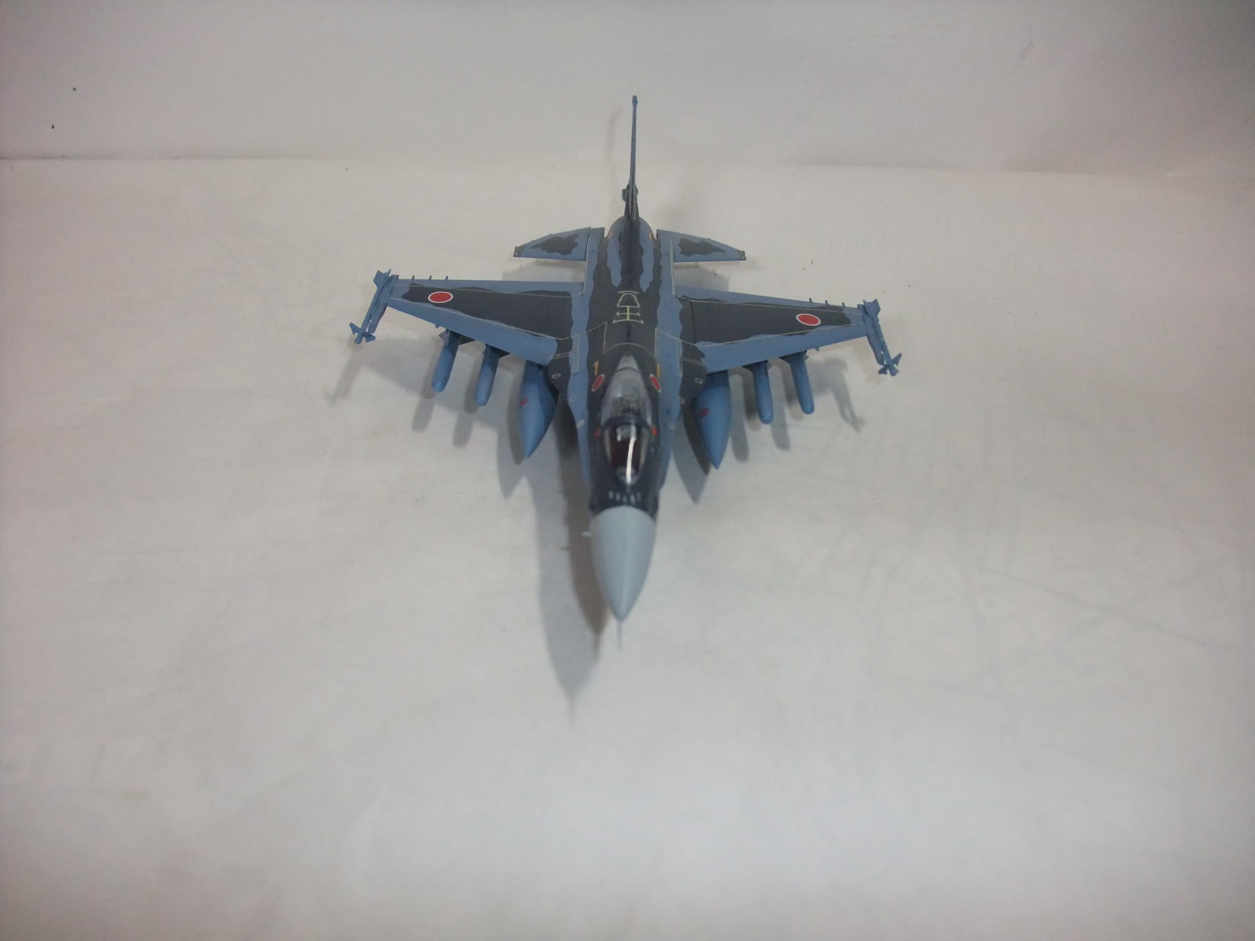 Amazon | 完成品 航空自衛隊 F2支援戦闘機 72分の1サイズ