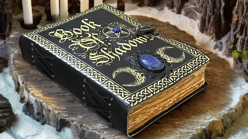Leeres Zauberbuch der Schatten mit keltischem Lapislazuli Stein - Vintage Leder Journal mit Schloss, Grimoire Junk Journal, Leder Skizzenbuch Notizbuch, 200 Büttenseiten - Hexerei Geschenk für Sie