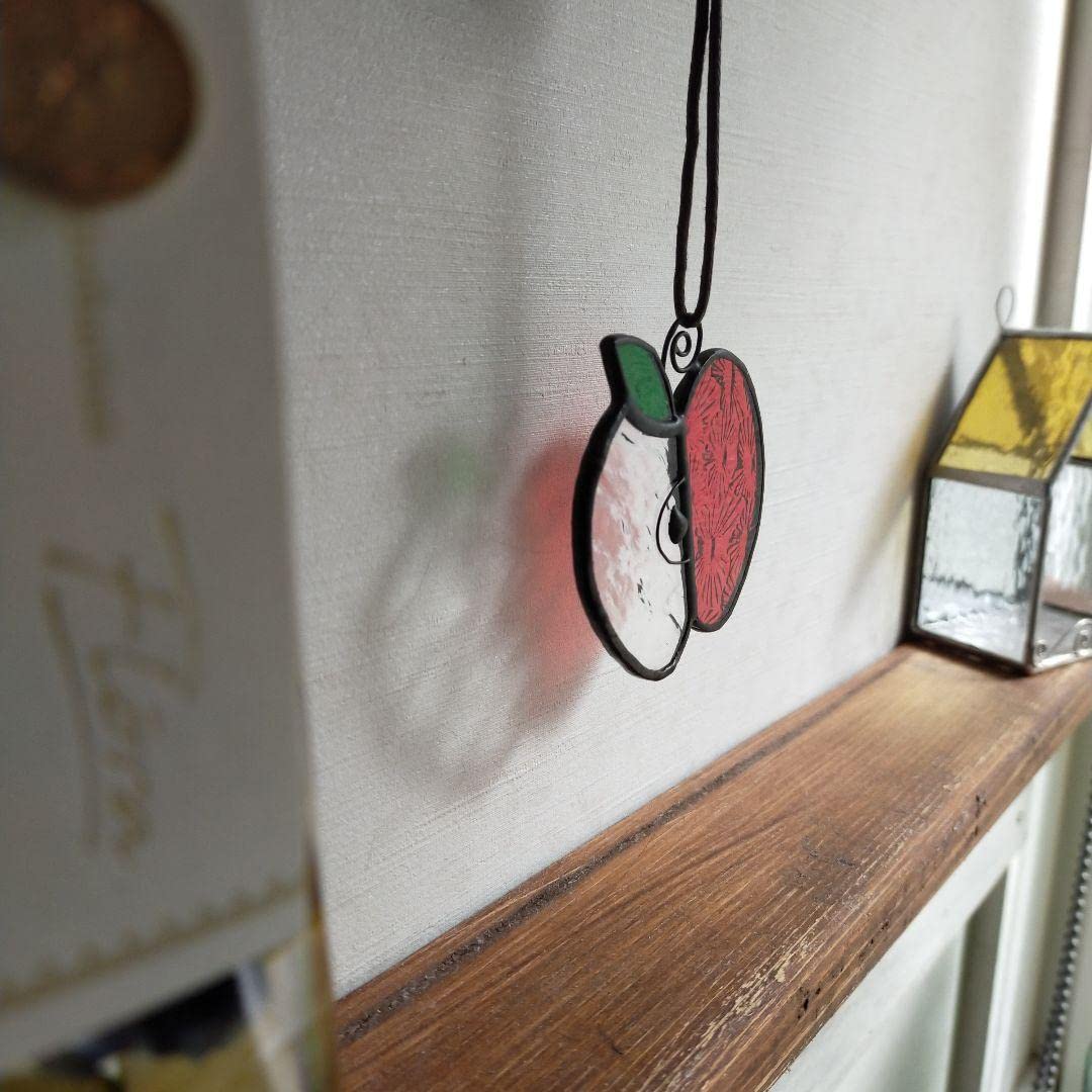 Amazon.co.jp: ステンドグラス りんごのサンキャッチャー レッド小花