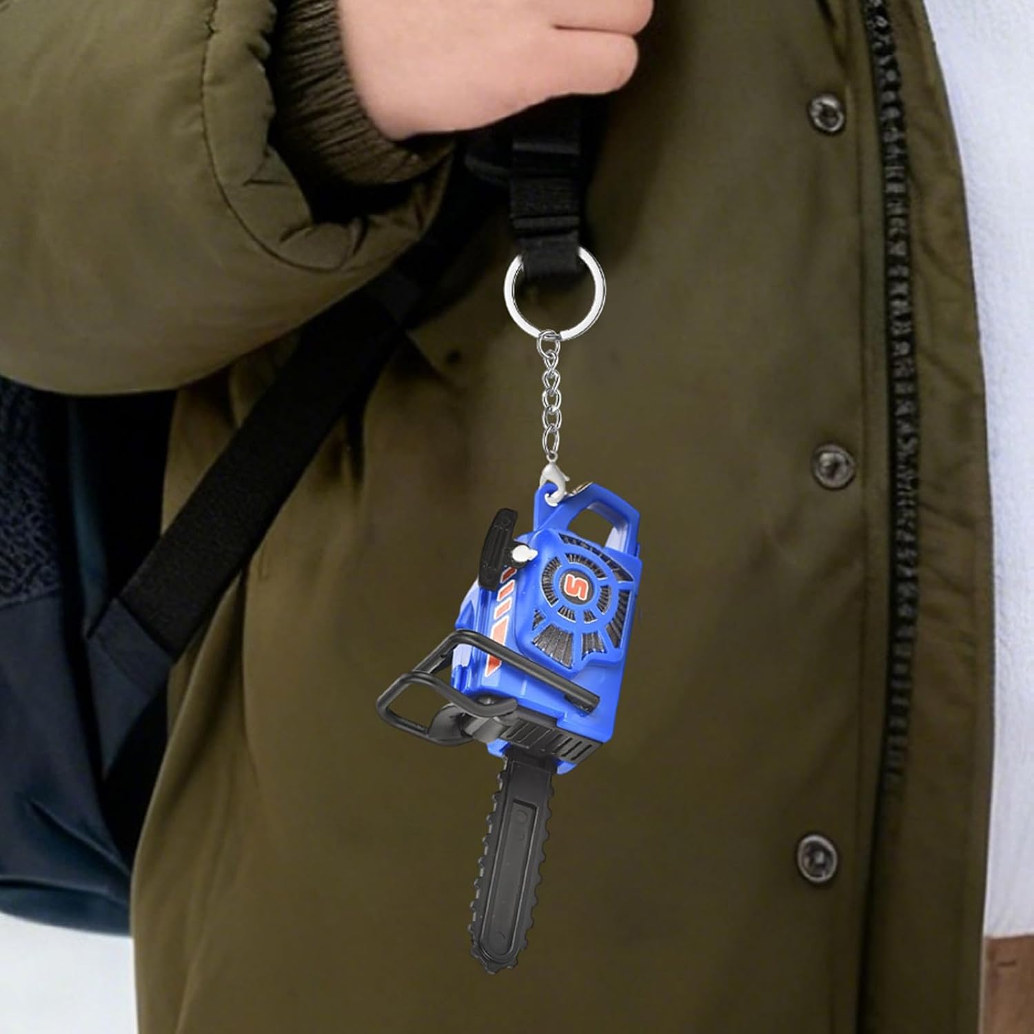 Mini Toy Chainsaw, Small Pendant Construction Tool, Fun Pretend Play Accessory, Portable Toy Chainsaw, for Men Boyfriend Boys Birthday Party Daily Travel Backpack Purse Wallet
