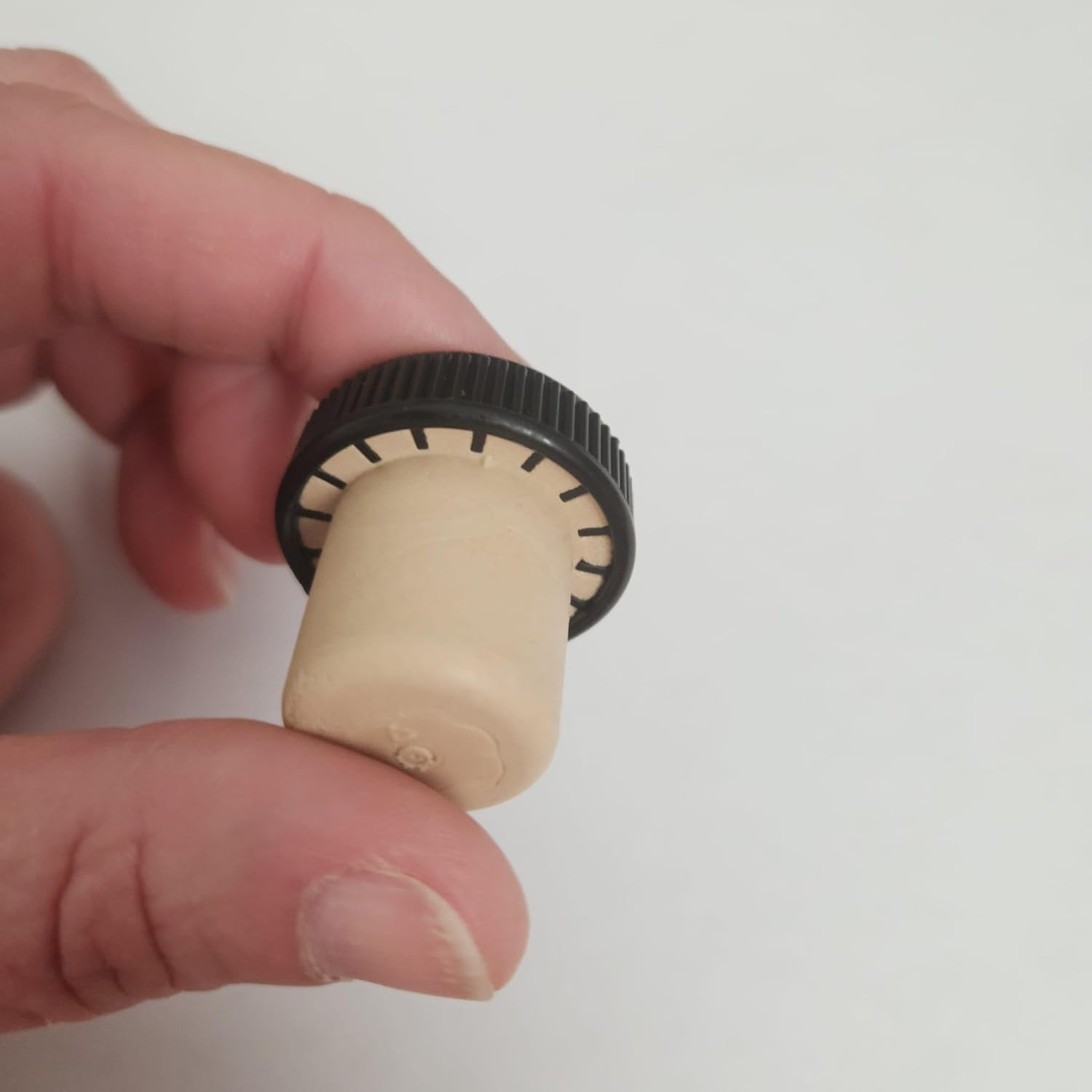 Nakpunar 12 pcs Bar Top Tasting Corks, T-Shaped Synthetic Wine Bottle Stoppers, Black Top & Beige Cork Plugs for 18.5-19mm Bottle Openings - Made in USA, Reusable, Leakproof - Ideal for Wine, Spirits