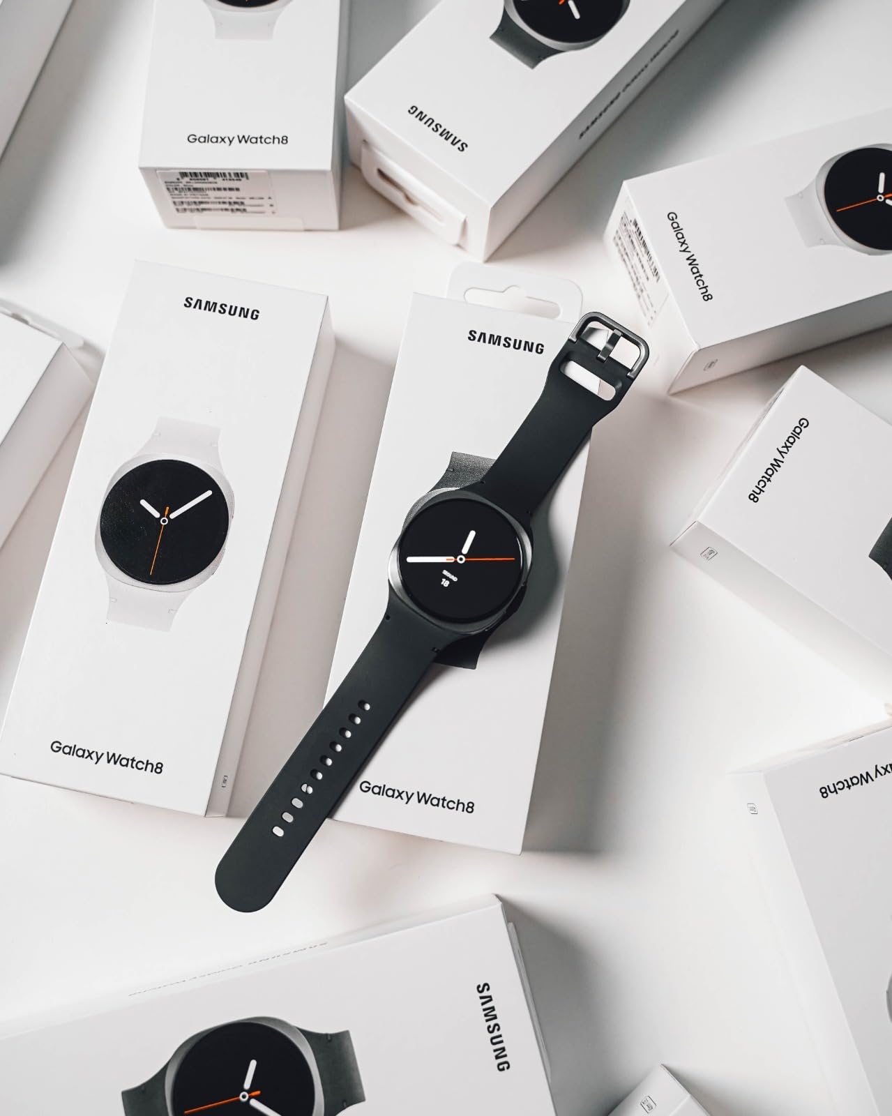 Samsung Galaxy Watch8 ciemnoszary - Smartwatch 44 mm Lte