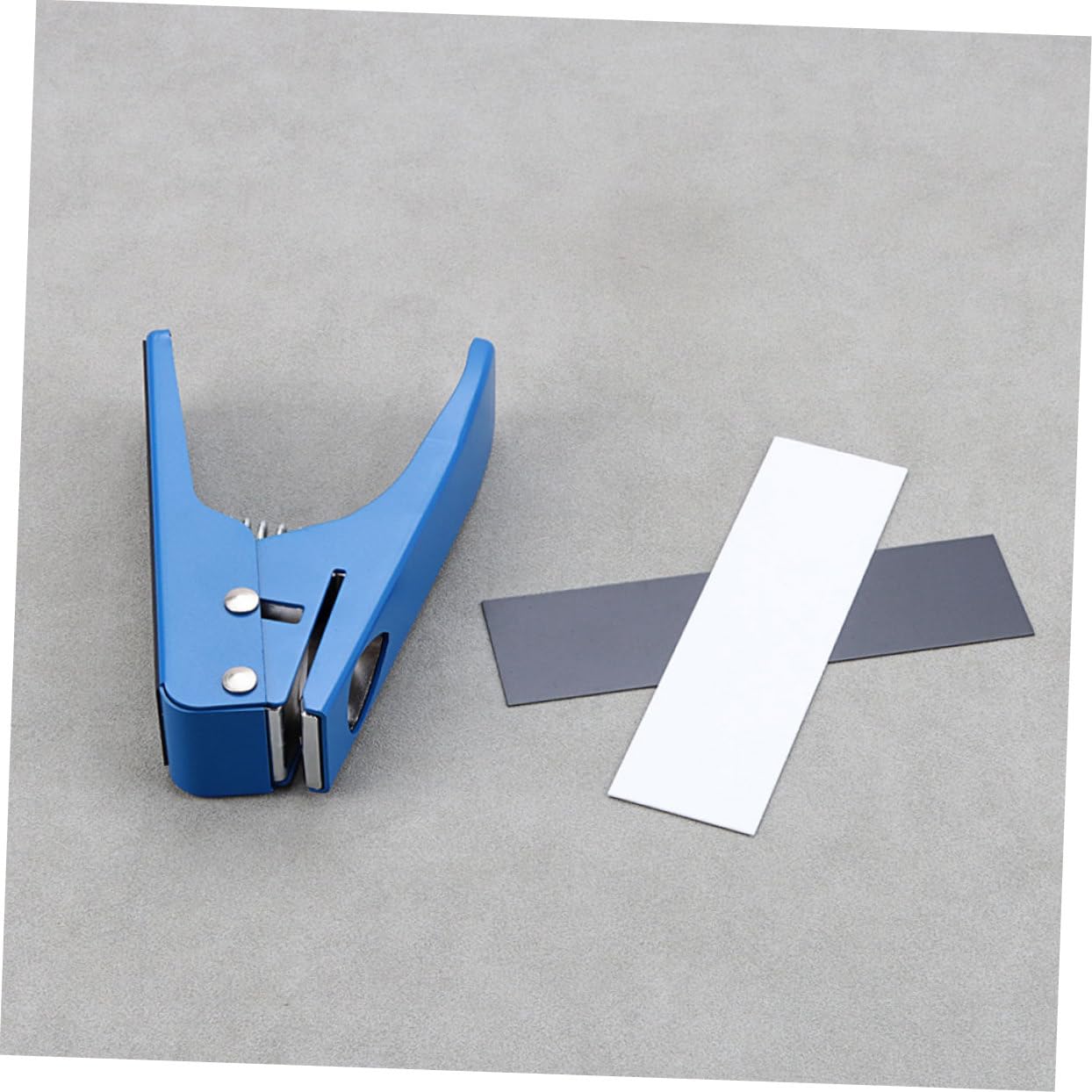 Punzón Cortador de Púas de Guitarra R26b de Metal Azul | Uso Fácil y Duradero, Herramienta para Hacer Guitarras, para Guitarristas y Plumillas